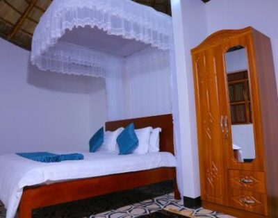 Queen Elizabeth Safari Lodge