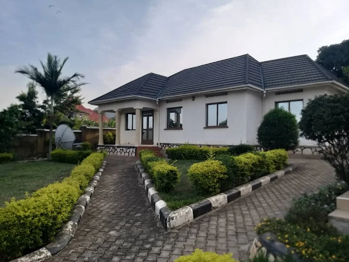 Madness in the Mountains: The Ultimate Mt. Rwenzori Marathon Guide & Where to Stay Kasese Executive Inn a perfect place for runners who travel as a family. These provide a place that can accommodate a whole family.