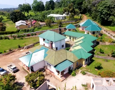 Tooro Fairway Hotel